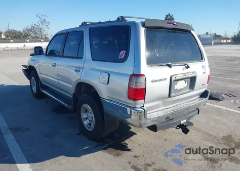 2000 Toyota 4Runner Sr5 V6 z USA, uszkodzony, nr VIN JT3GN86R8Y0179490